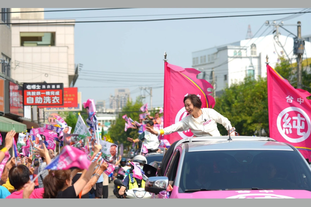「左流右欣」有新梗！何欣純屯區大里啟動車掃　洋流欣潮合體雙飄帶上身
