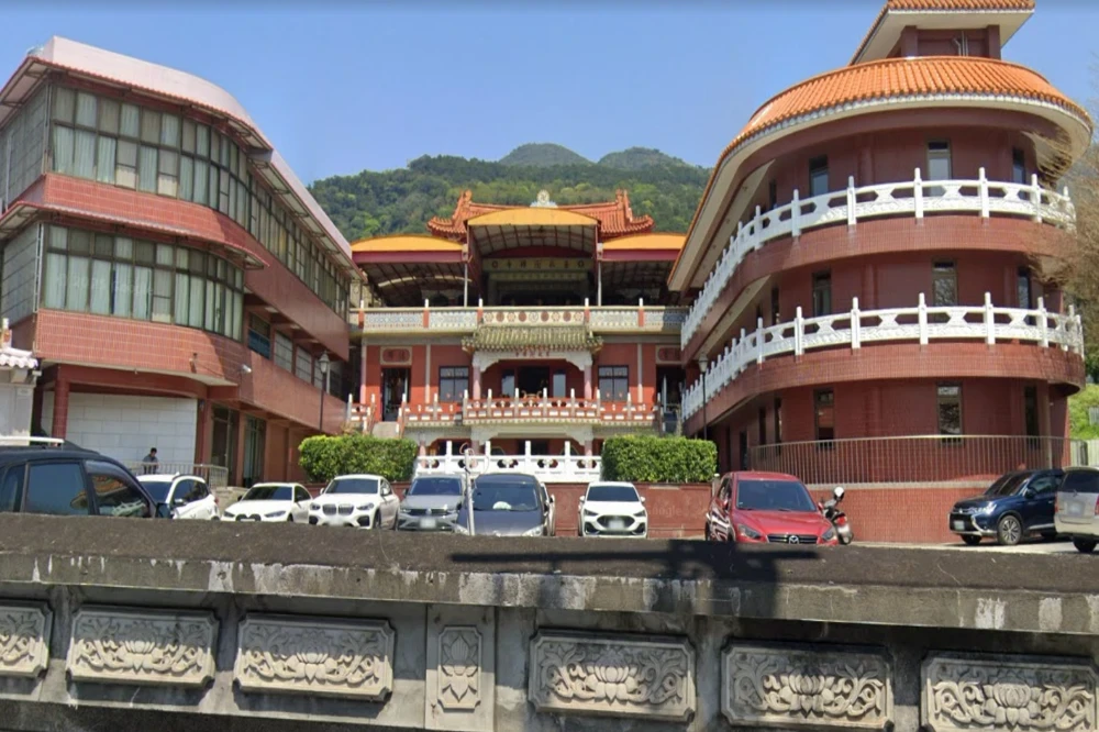 北投慈航寺住持侵占7044萬香油錢當庭認罪　散庭搭賓士離開