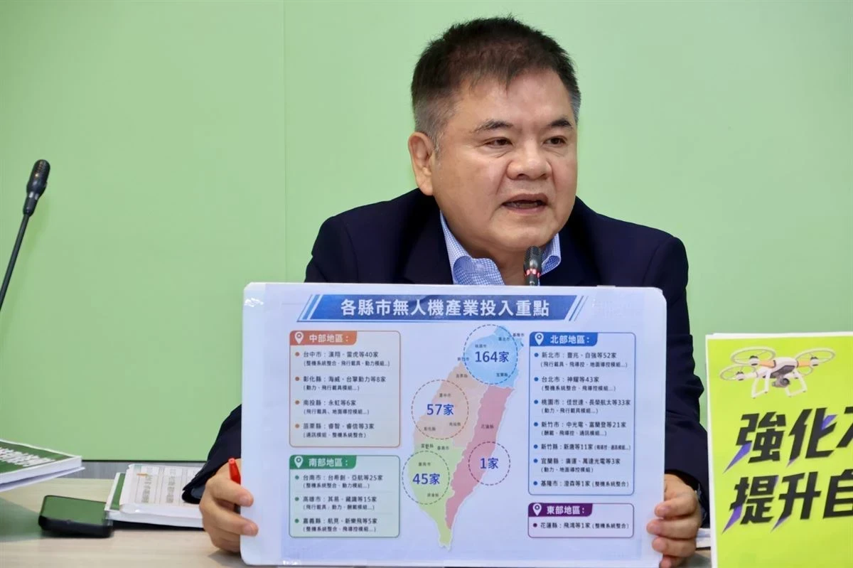 立院三讀長者健保費補助修法　綠營轟：福利自己喊、帳單丟政院