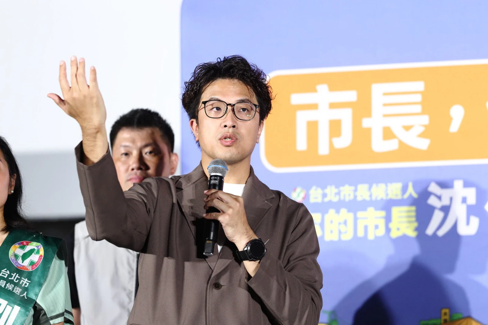 薔琵颱風進化成「年度風王」　沈伯洋港湖車掃延期至11/7