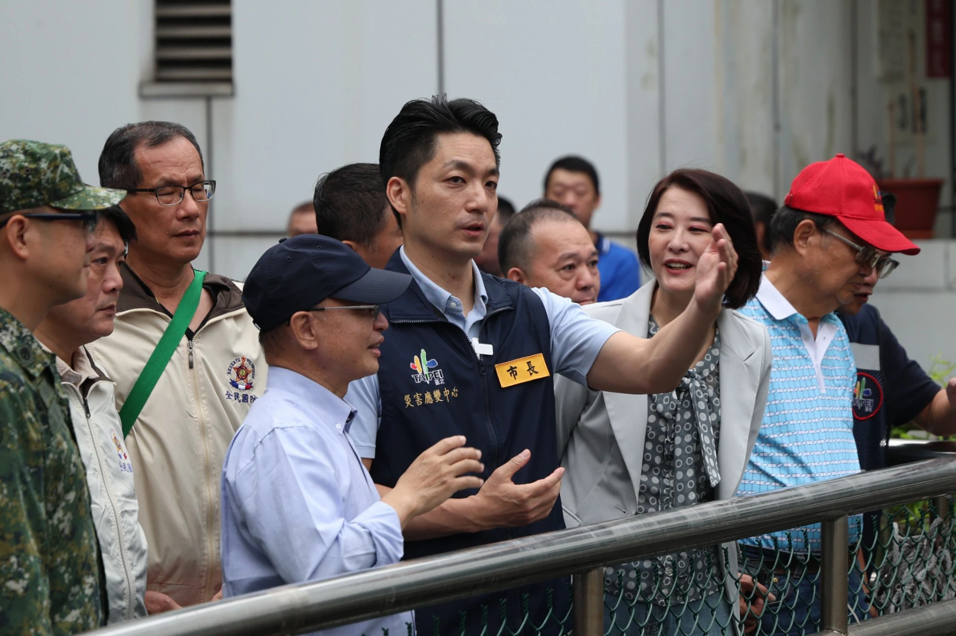 薔琵攪局！蔣萬安宣布暫停競選活動　明天是否放假今晚8點宣布