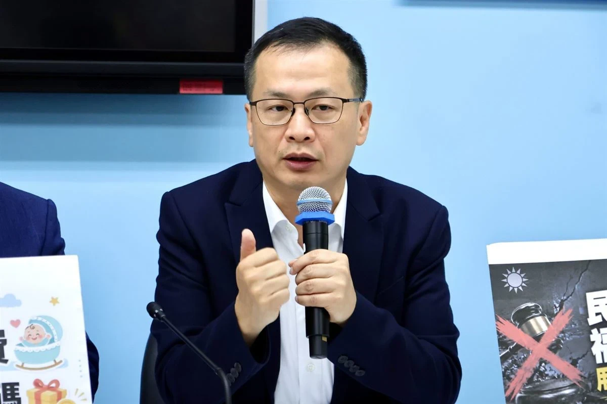 蔣萬安視察防災「沈伯洋竟提股市」　羅智強批：人民安全才是第一
