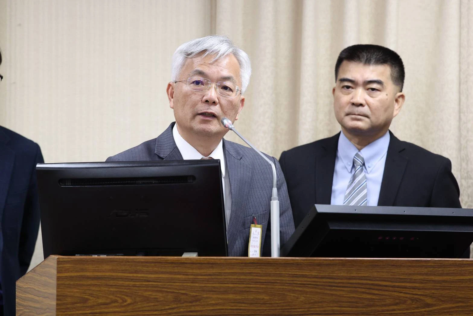 沈伯洋也有穿？　警政署：5位以下候選人被要求穿防彈衣