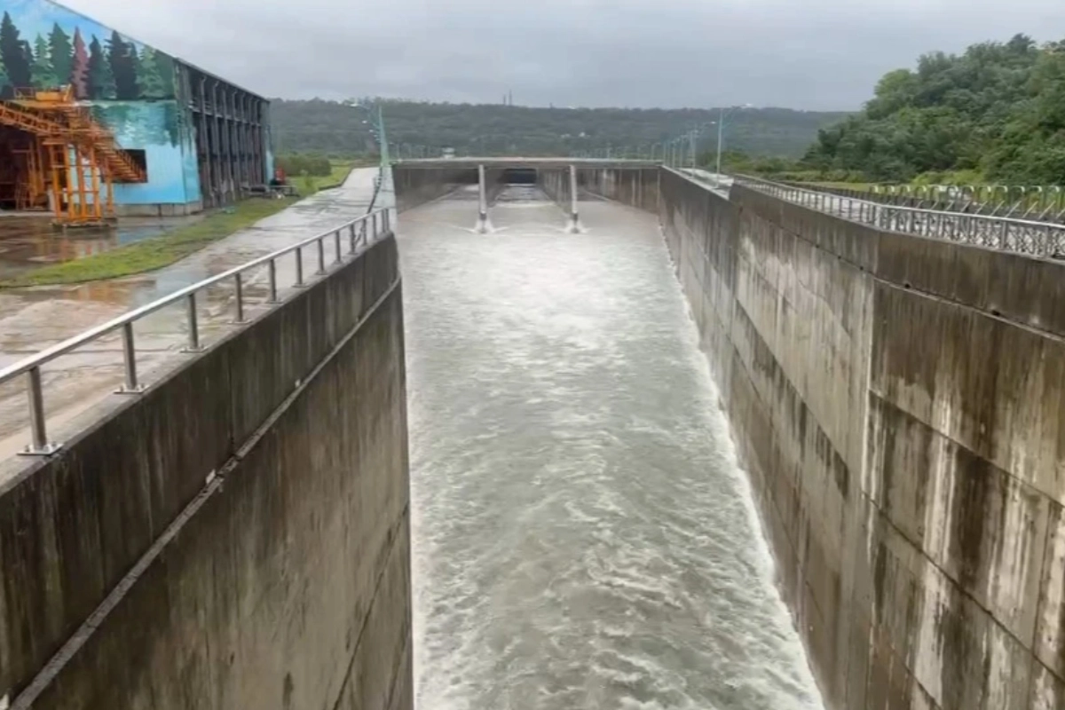 薔琵帶來強風豪雨　石門水庫「阿姆坪防淤隧道」啟動沖淤