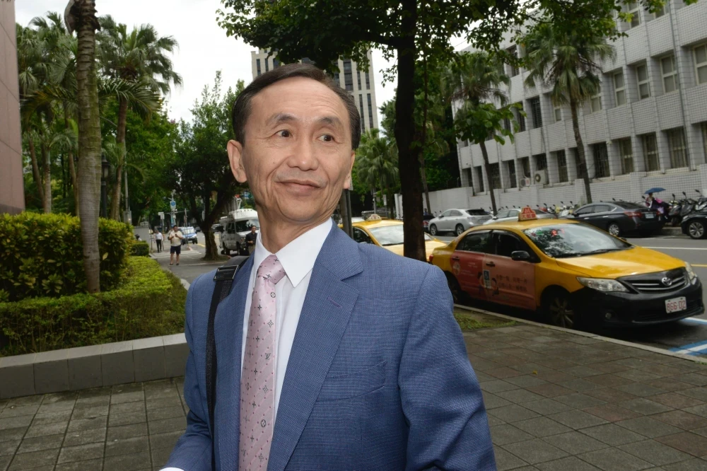 遭鄭朝方提告更被搜索　吳子嘉發聲明反控檢方是「東廠」