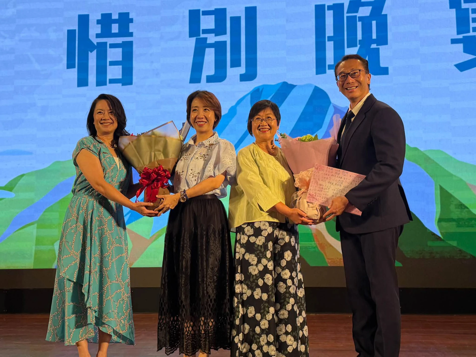 僑委會遭爆拿公帑幫徐佳青歡送兼慶生 僑務委員駁:這是認知作戰