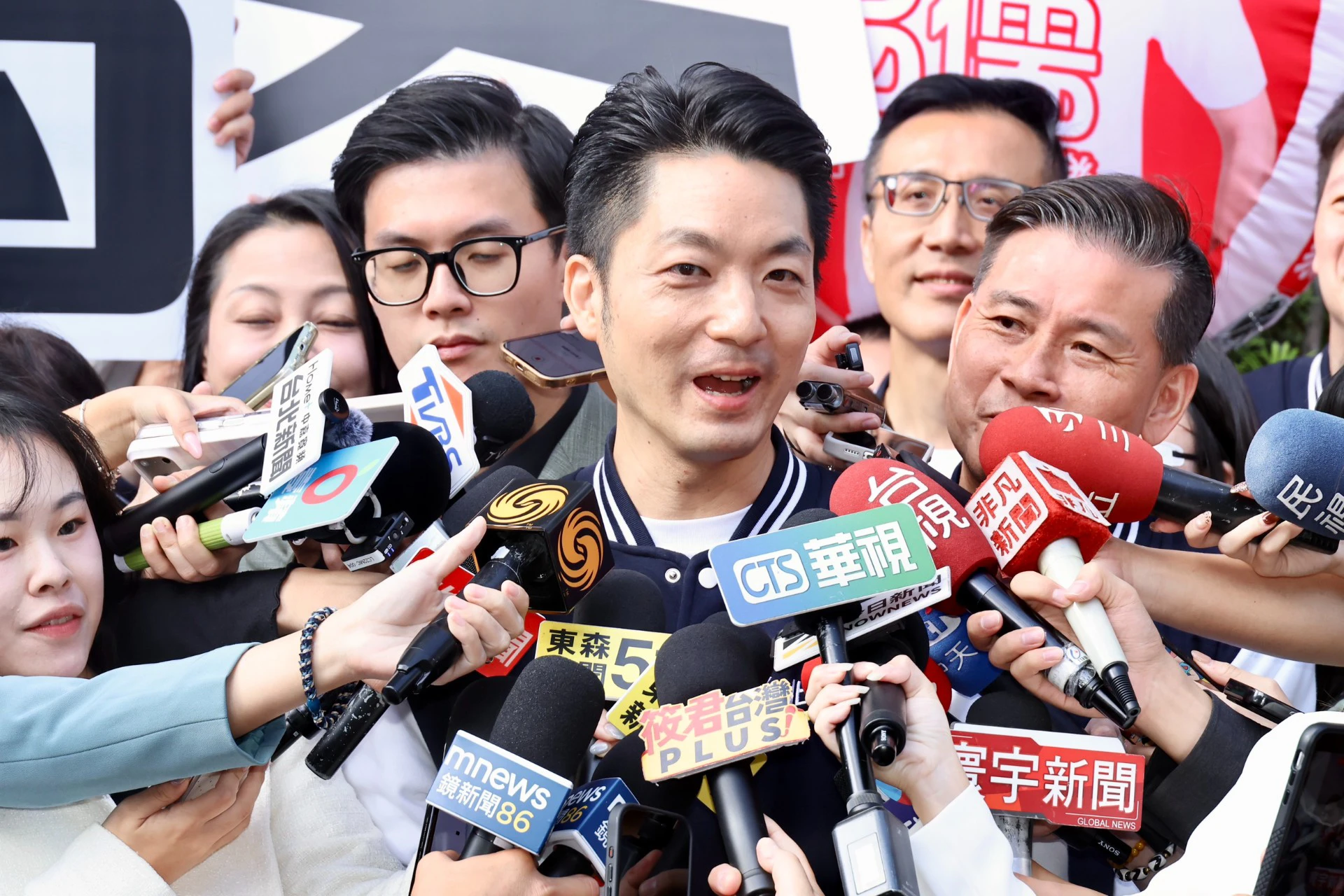 蔣萬安選戰傳變陣　妻子石舫亘將加入輔選行列