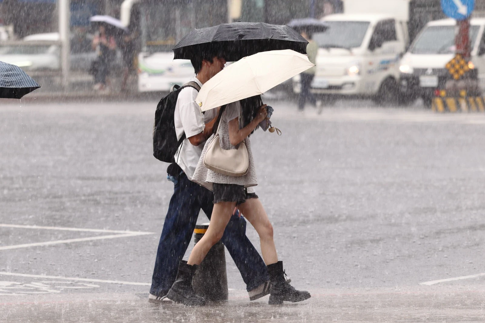 【一週天氣】下波東北季風週五有感　煙花升級強颱、距離台灣又更近
