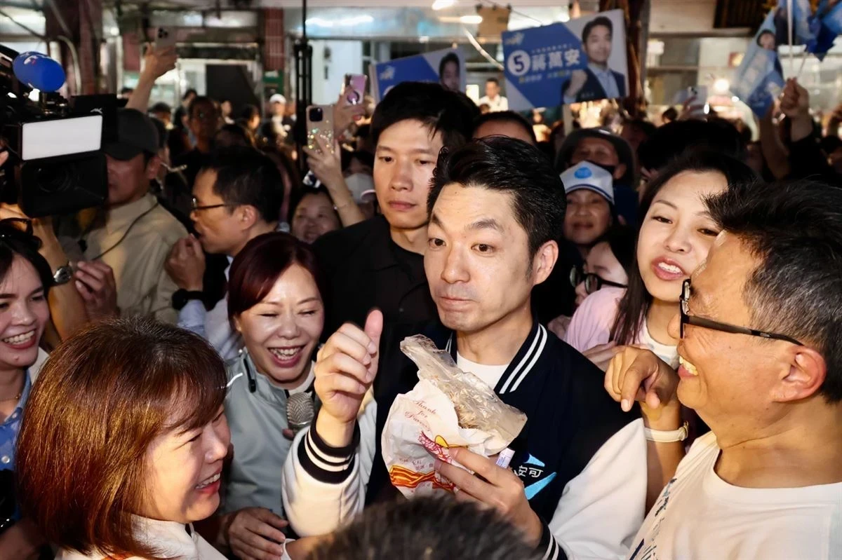 蔣萬安辯論前夕突喊病取消行程　羅智強揭內幕