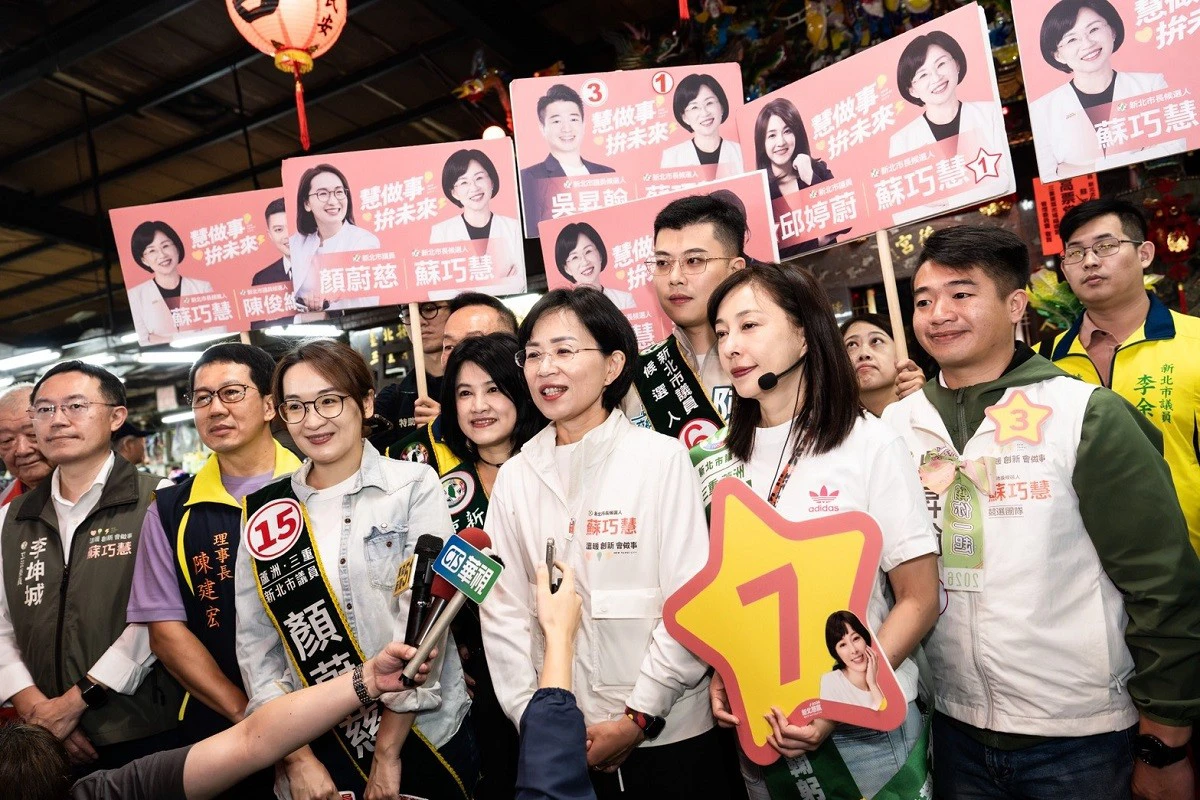 趁勝追擊凌晨出發！蘇巧慧赴三重果菜市場　民眾送甘蔗祝福節節高升
